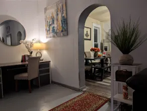 Theater-Inspired Spacious Retreat@ Sweetwater - Image 4
