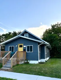 Walk to Notre Dame & Eddy St• Game Room • Porch - Image 3