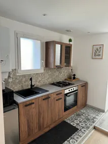 Garibaldi cozy • good location & comfortable - Image 2