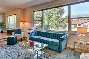 6 Mi to Downtown Vancouver: Peaceful Unit w/ Deck - Image 4