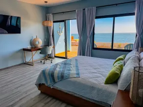 Modern Oceanfront Loft with Pool - Image 2