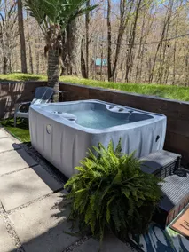 Bigfoot Retreat- Cabin, Lake, Utv, & Hot Tub - Image 2