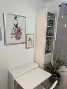 Home Away From Home! Lovely House Near M1 - Image 3