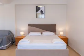 Large double room with sea view - Image 2