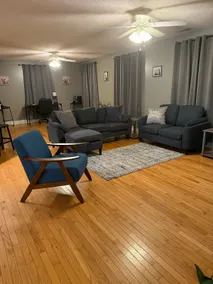 Spacious family home w/large & private yard - Image 2