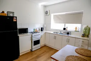 The Henley Apartment! 2BR, right in Henley Square! - Image 5