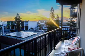 The Henley Apartment! 2BR, right in Henley Square! - Image 3