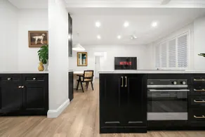 Easy Access 2BR Flat with Parking in Rose Bay - Image 3