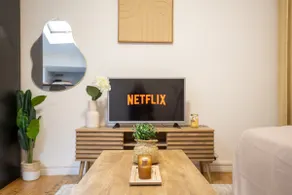 Cozy studio - arenas, downtown|Close to train station - Image 4