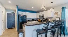 Bridgepointe ~ Lakefront Condo - Image 4