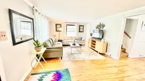 Charming 5-Bedroom Home in Amherst - Image 3