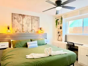 Longhorn Hideaway Pool • Arcade •Sleeps 10 4BR/2BR - Image 2