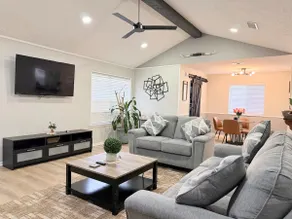 Longhorn Home Pool • Arcade •Sleeps 10 4BR/2BR - Image 2