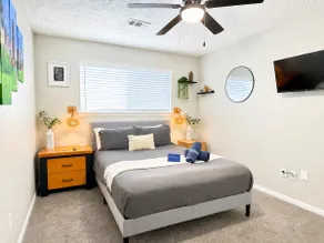 Longhorn Home Pool • Arcade •Sleeps 10 4BR/2BR - Image 4