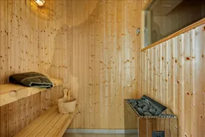 Private sandy beach and sauna - Image 3