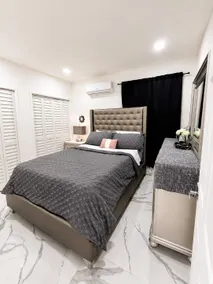 Modern Studio with Full Kitchen | Pool | BBQ - Image 2