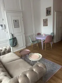Bridgerton Apartment - Image 5