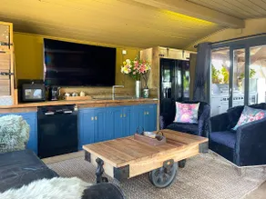Drumcoltran Cabin by SkyBears Holidays - Puppy Lounge, Arcades, Games room - Image 3