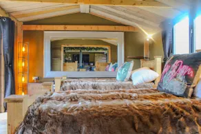 Drumcoltran Cabin by SkyBears Holidays - Puppy Lounge, Arcades, Games room - Image 2
