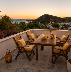 Villa for 10 People with Sea View, Private Pool, and Close to the Sea - Image 5