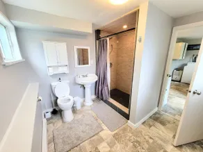 Private Retreat in Gold River - Image 4