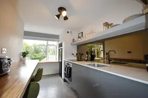 Cosy Two-Bedroom Retreat with Parking - Image 3