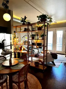 Private & Beautiful City Oasis - Walkable - Image 5