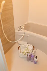 Apartment Only 2 Stops to Shinjuku Includes Baby Essentials & Luggage Hold - Image 2