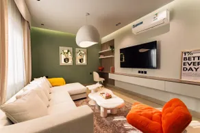Chic Central Flat with King Bed - Image 4