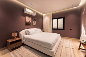 Chic Central Flat with King Bed - Image 3