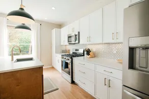 Pearl: Fully Renovated: In Town Charmer: Sleep10 - Image 2