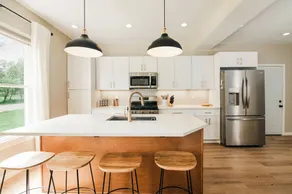 Pearl: Fully Renovated: In Town Charmer: Sleep10 - Image 4
