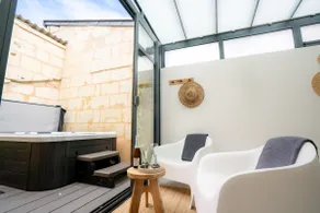 La Petite Maison Bleue/Jacuzzi - Image 3