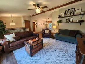 Peaceful Home with Fenced Yard - Country Aire - Image 2