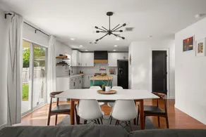 Fresh and comfy gathering space in NE Austin - Image 3