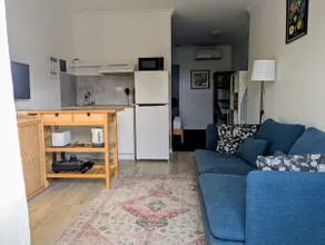 Granny flat, parking, walk to shops & bus stop - Image 2
