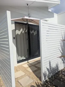 Granny flat, parking, walk to shops & bus stop - Image 5