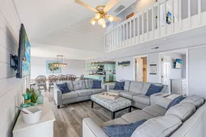 Back2School Sale! Dock & Grill-1 min walk to Beach - Image 2