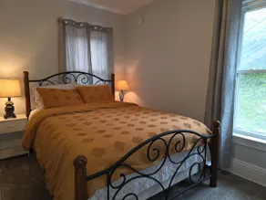 3BR Townhouse Near Niagara Falls + Parking - Image 5