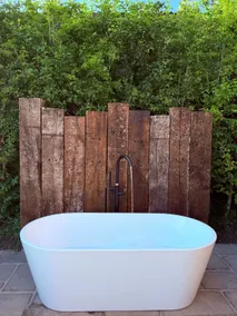 Luxury Spa Cabin with Outdoor Bath, Sauna & Fireplace - Image 3