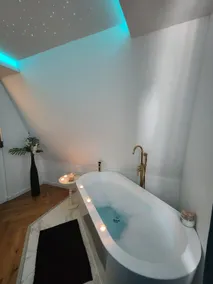 Suite with sauna, secret room and island bathtub - Image 5