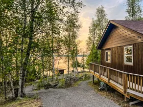 Cozy Lakefront Hideaway - Stunning Sunset Views! - Image 5