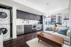 FIFA Stay 1BR| Steps to Seawall | Free Parking+AC - Image 2