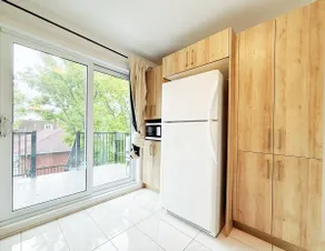 Spacious 3BR | Family Spot Near Parks & Peace - Image 5