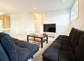 Spacious 3BR | Family Spot Near Parks & Peace - Image 3