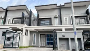 Family-Friendly 4BR Landed Home | 10 Pax | Netflix - Image 2