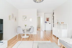Gorgeous city home • free parking + EV charging - Image 3