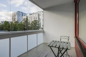 Gorgeous city home • free parking + EV charging - Image 5
