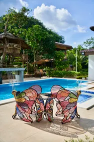 At Home w/ Nature - an exclusive getaway - Image 5