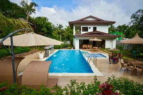 At Home w/ Nature - an exclusive getaway - Image 4